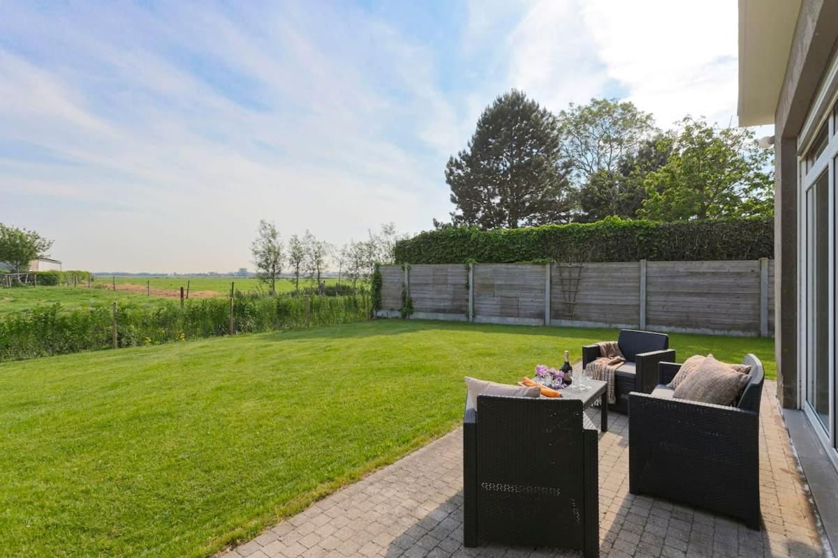 Huswell - Bungalow With Garden At 5 Minutes From The Beach Vila De Haan Exterior foto