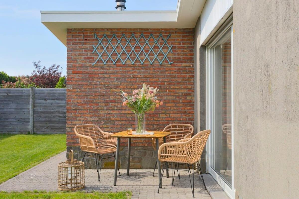 Huswell - Bungalow With Garden At 5 Minutes From The Beach Vila De Haan Exterior foto