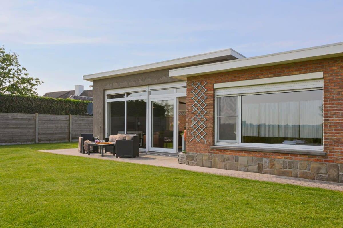 Huswell - Bungalow With Garden At 5 Minutes From The Beach Vila De Haan Exterior foto